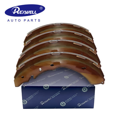 自動スペアパーツ ドラムブレーキシューセット 4600A106 97947802 8979478020 MITSUBISHI L200 / TRITON 2.5 KA4T 2010-2015向け